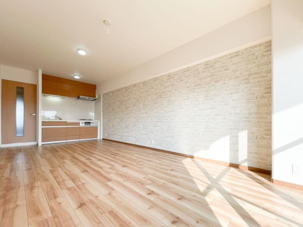3LDK+S apartment in Suita, Osaka - Photo 1