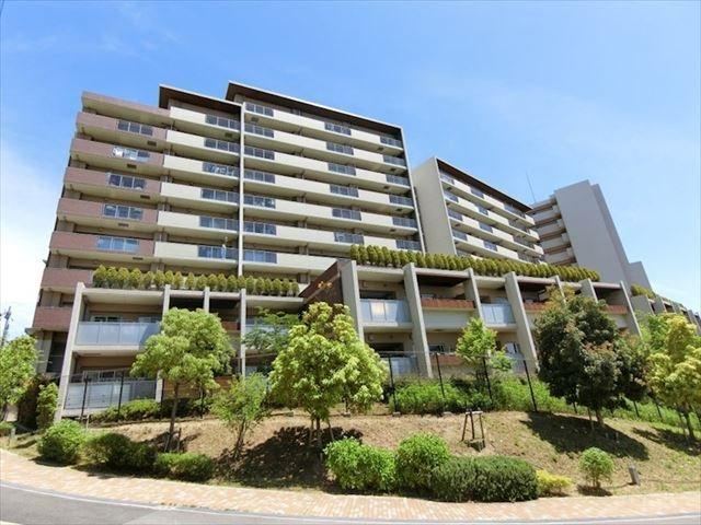 4LDK apartment in Mino, Osaka - Photo 1