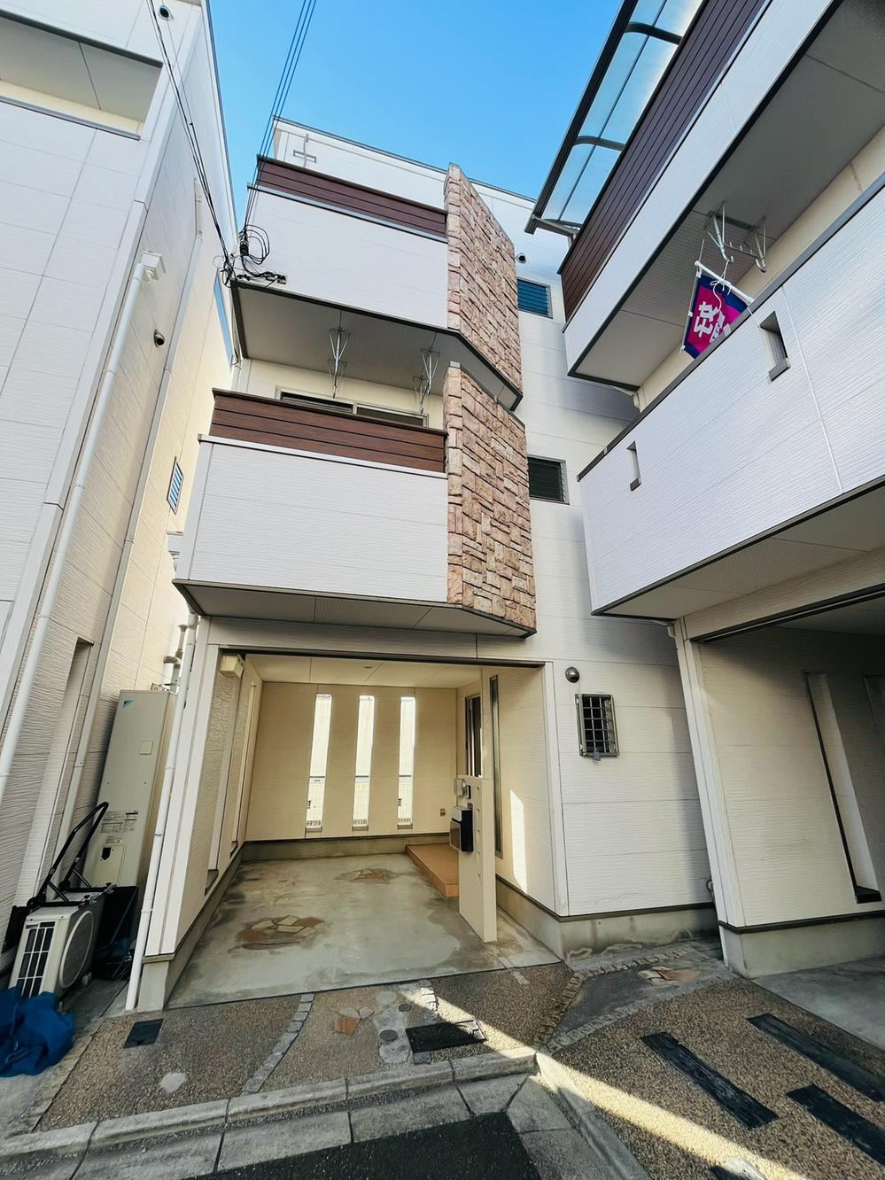 4LDK house in Tsurumi Ward, Osaka - Photo 1