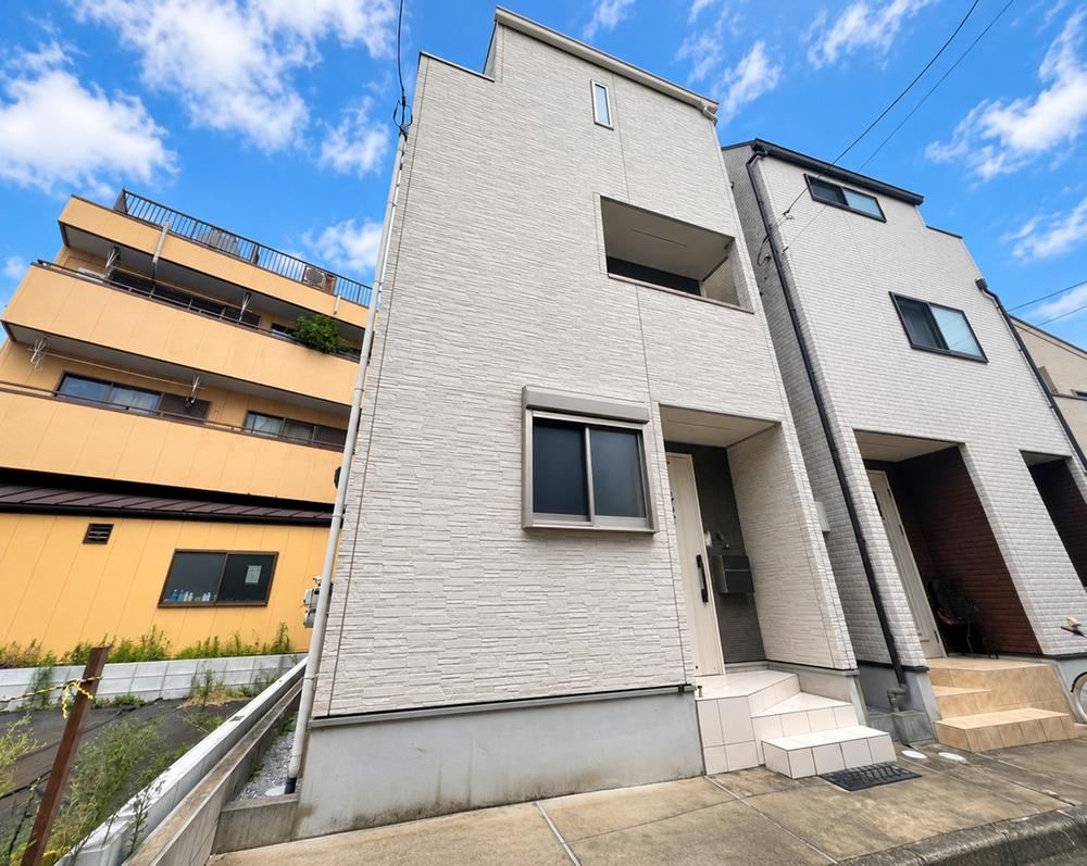 3LDK house in Sumida Ward, Tokyo - Photo 1
