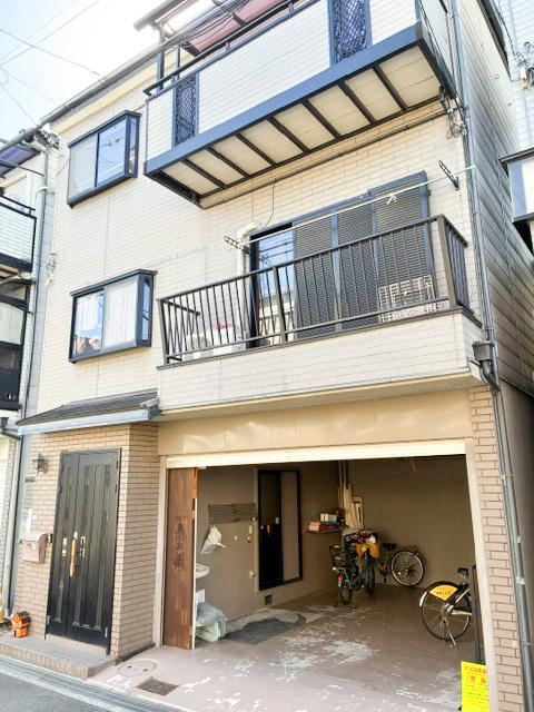 3LDK house in Toyonaka, Osaka - Photo 1