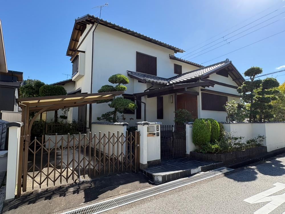 5LDK house in Nishinomiya, Hyogo - Photo 1