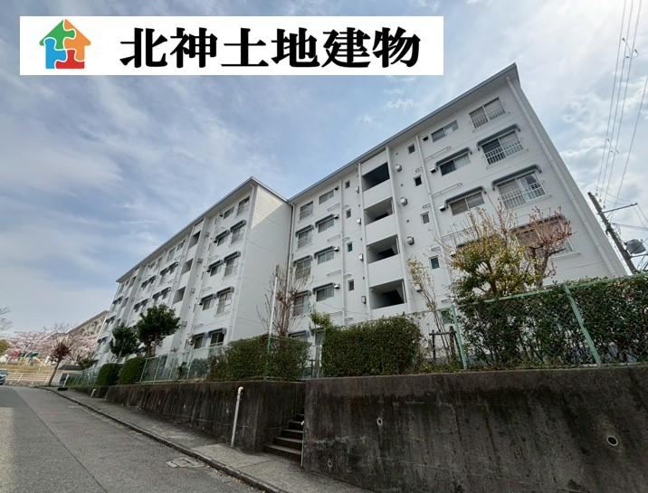 4DK apartment in Kita Ward, Kobe, Hyogo - Photo 1