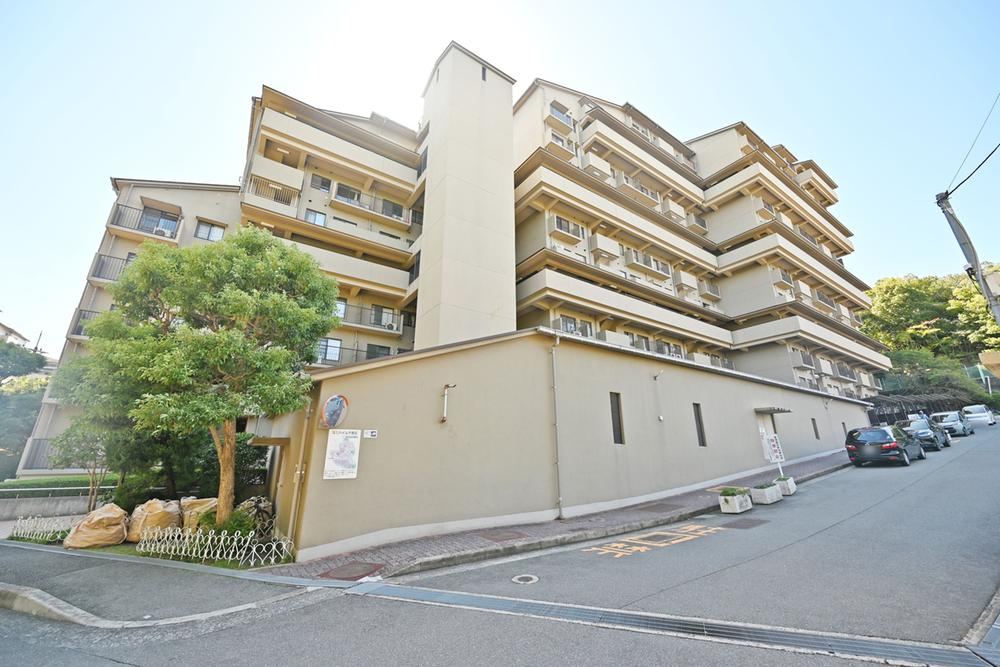 3LDK+S apartment in Suita, Osaka - Photo 1