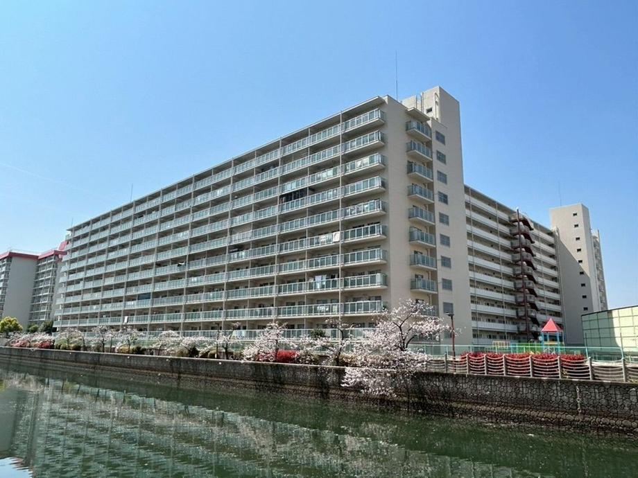 3LDK apartment in Joto Ward, Osaka - Photo 1