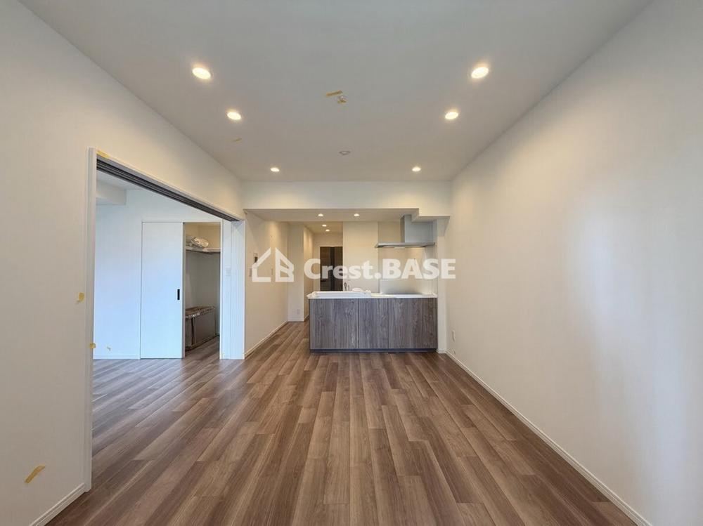 2LDK+S apartment in Chuo Ward, Tokyo - Photo 1
