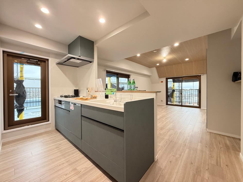2LDK+S apartment in Chuo Ward, Sagamihara, Kanagawa - Photo 1
