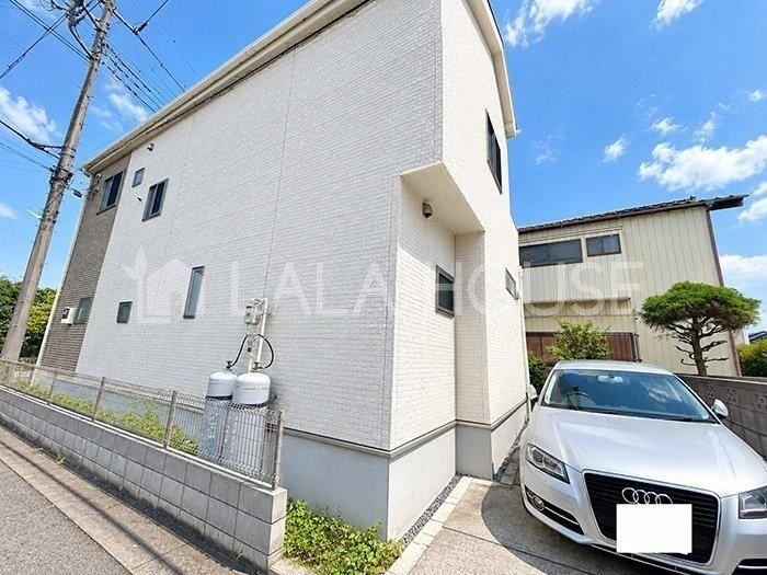 4LDK house in Ageo, Saitama - Photo 1