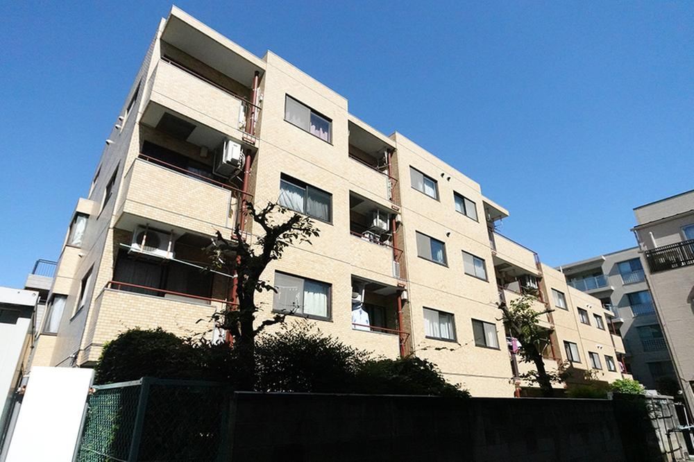 3DK apartment in Nishitokyo, Tokyo - Photo 1