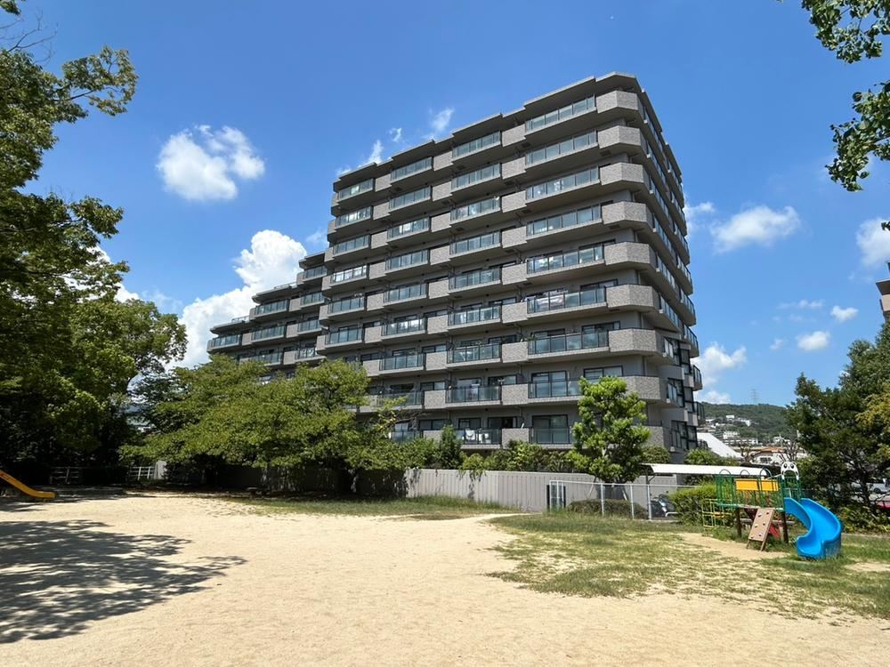 3LDK apartment in Takarazuka, Hyogo - Photo 1