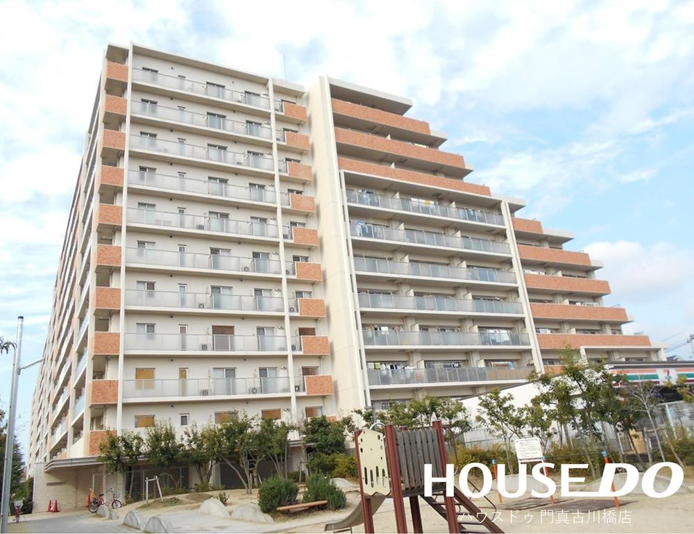 3LDK apartment in Neyagawa, Osaka - Photo 1