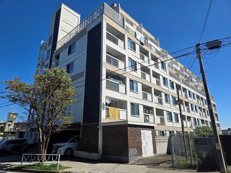 2LDK apartment in Naka Ward, Yokohama, Kanagawa - Photo 1