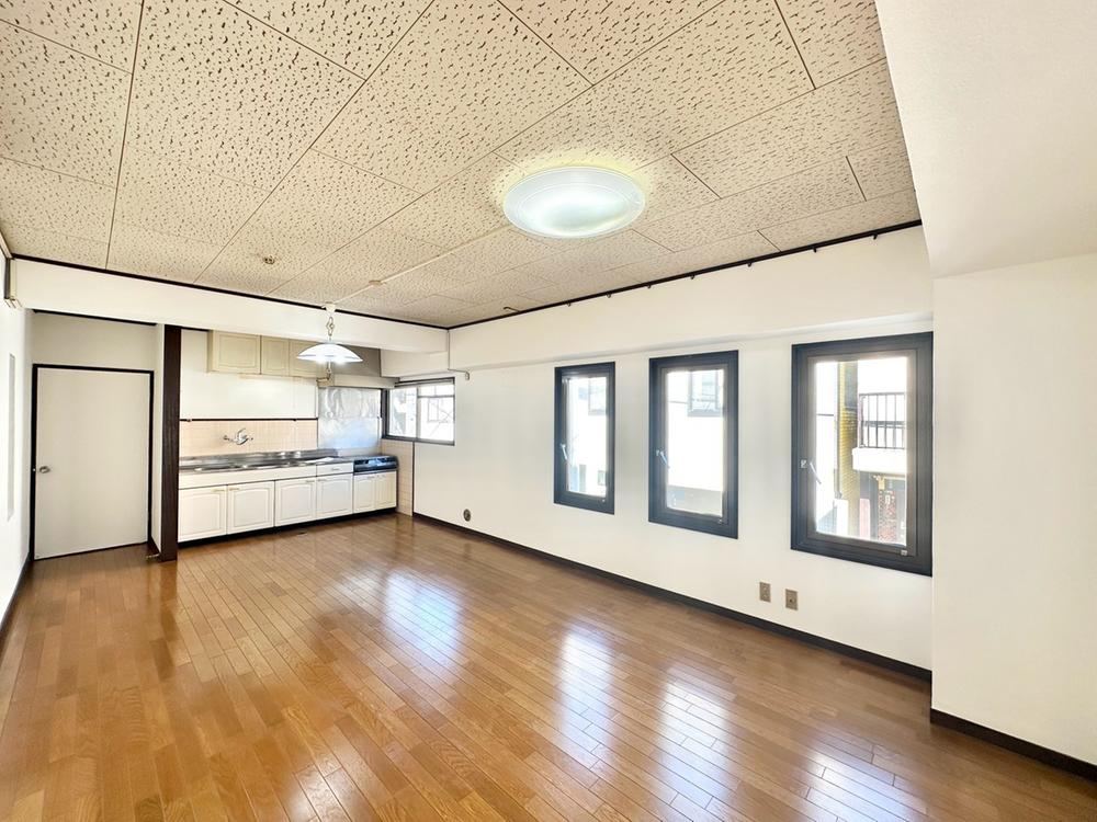 3LDK apartment in Minami Ward, Hiroshima - Photo 1