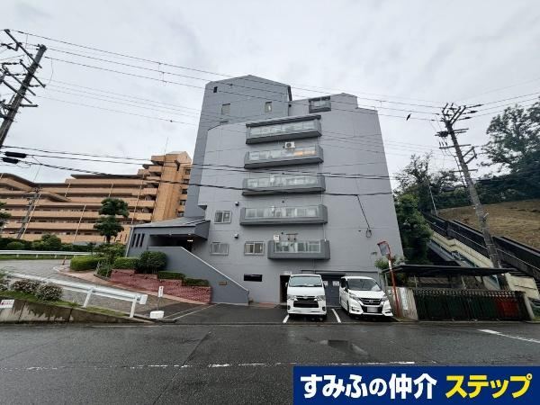 1LDK apartment in Hirakata, Osaka - Photo 1