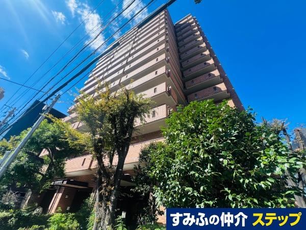 3LDK+S apartment in Kita Ward, Osaka - Photo 1