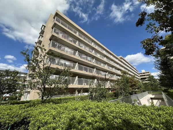 2LDK apartment in Koshigaya, Saitama - Photo 1