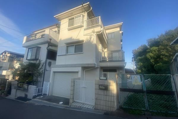 4LDK+S house in Takatsuki, Osaka - Photo 1
