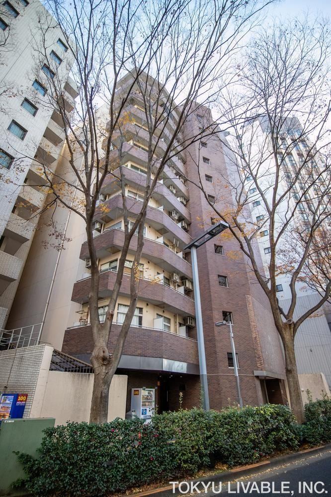 studio apartment in Shinjuku Ward, Tokyo - Photo 1