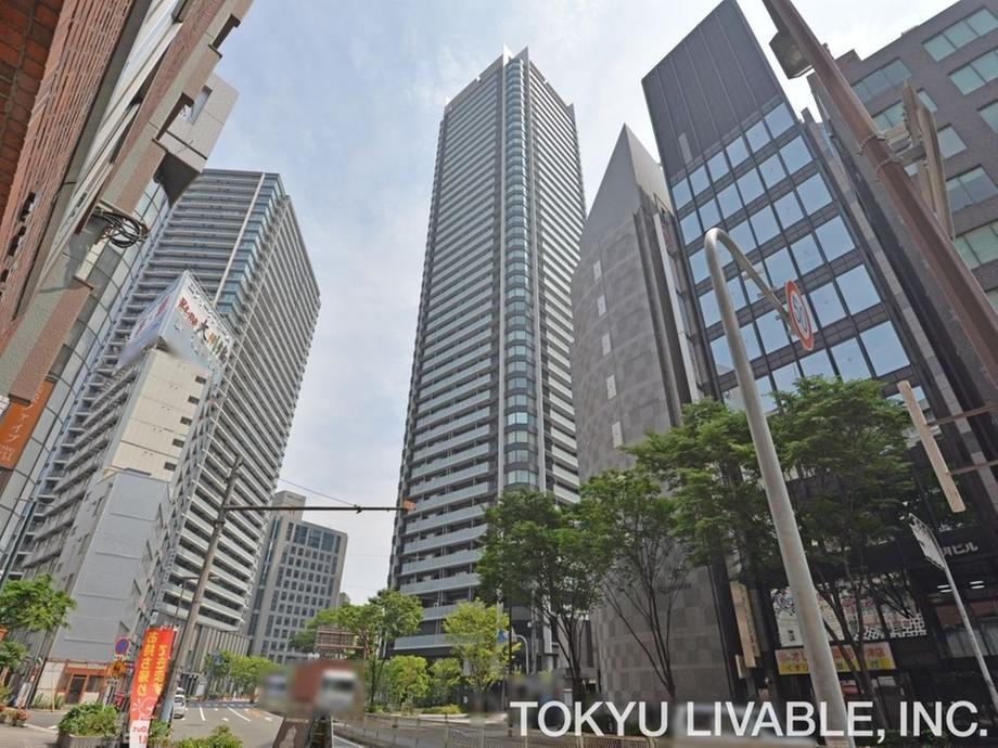 2LDK apartment in Kita Ward, Osaka - Photo 1