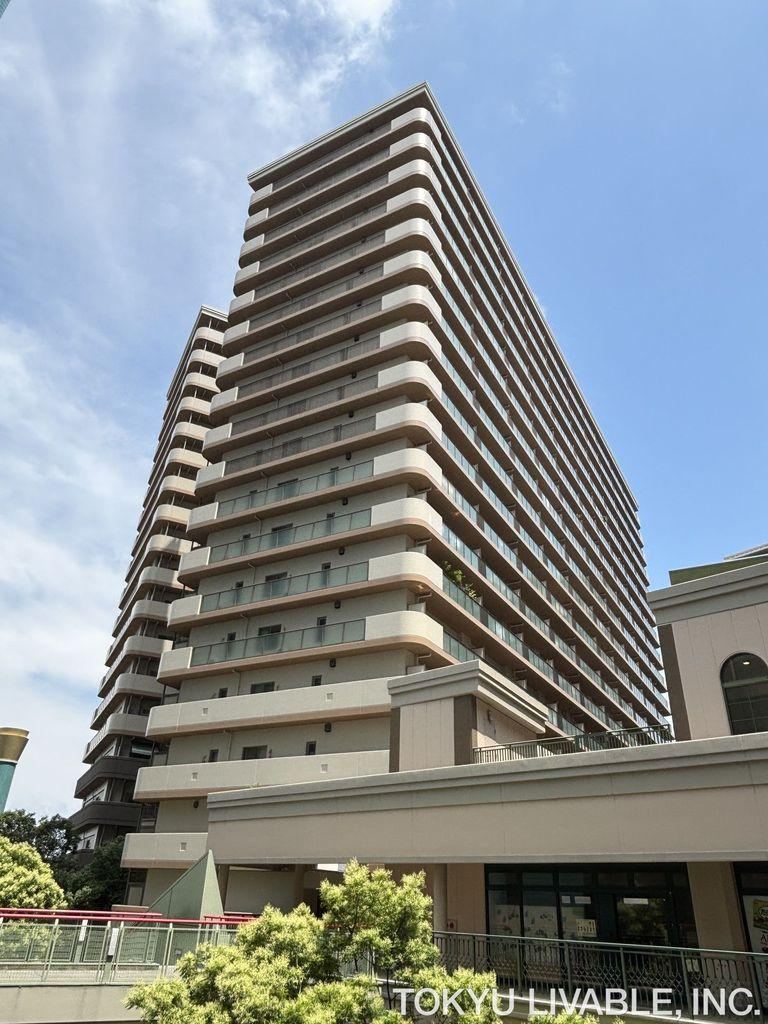 3LDK apartment in Konohana Ward, Osaka - Photo 1