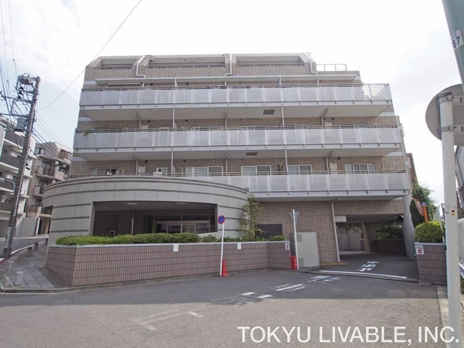 1LDK apartment in Shinagawa Ward, Tokyo - Photo 1
