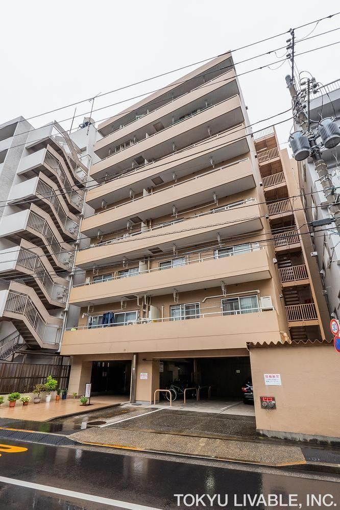2LDK+S apartment in Shinagawa Ward, Tokyo - Photo 1