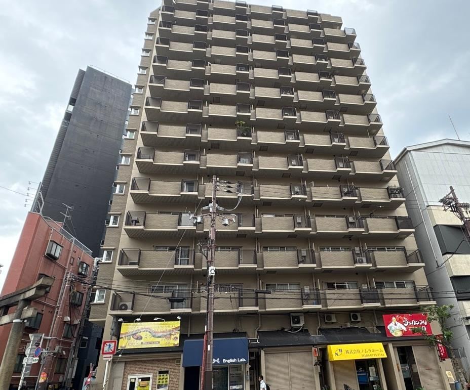 2LDK apartment in Tennoji Ward, Osaka - Photo 1