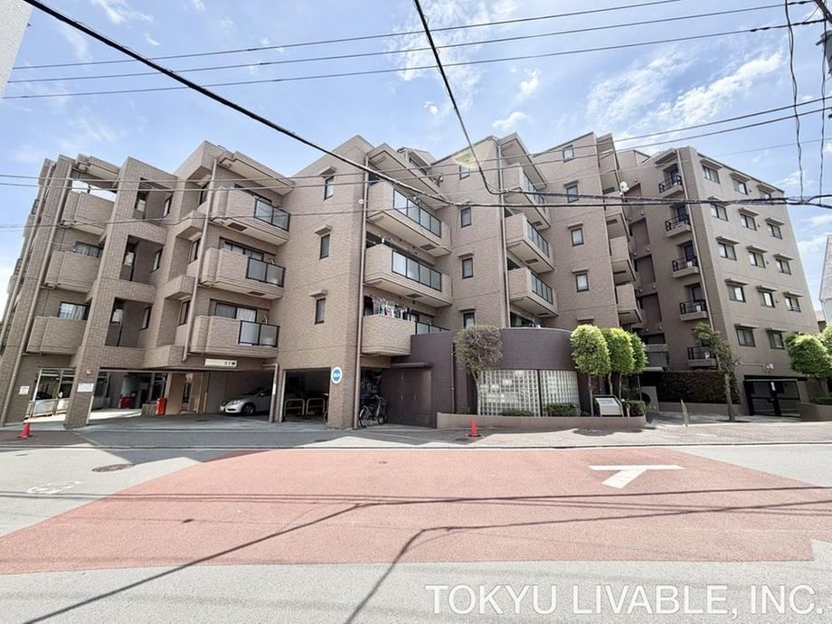 4LDK apartment in Ota Ward, Tokyo - Photo 1