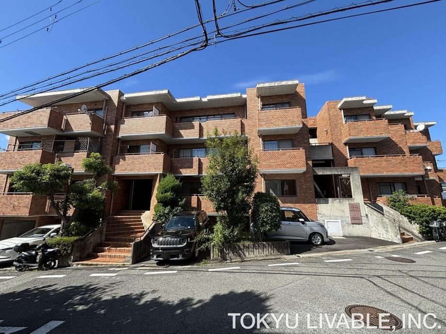 4LDK apartment in Mino, Osaka - Photo 1