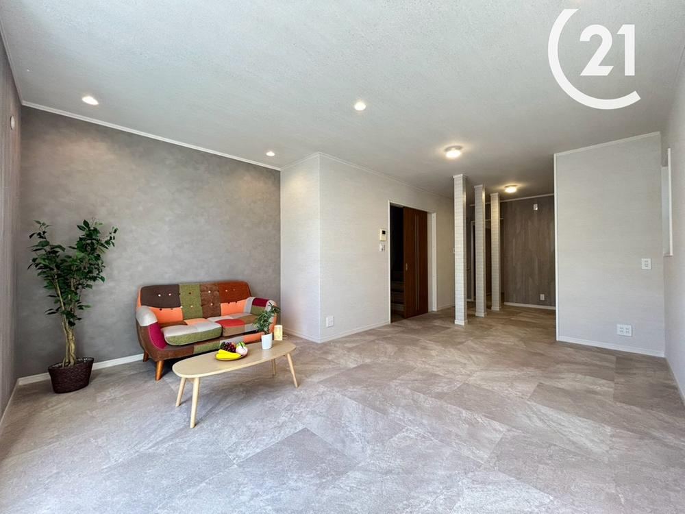 4LDK house in Minato Ward, Osaka - Photo 1