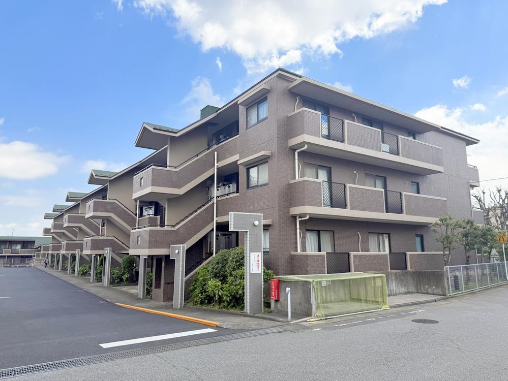 3LDK apartment in Kashiwa, Chiba - Photo 1