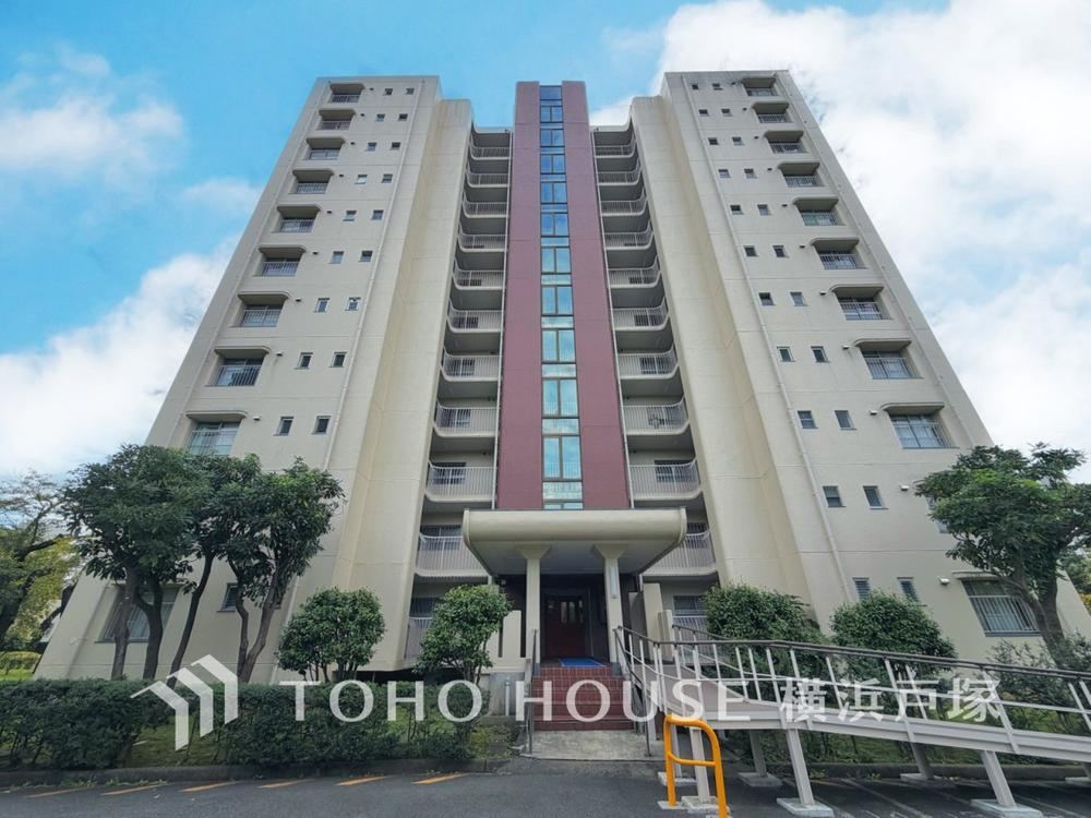 2LDK apartment in Tama, Tokyo - Photo 1