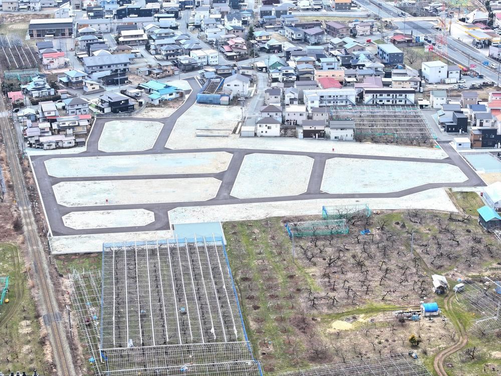 183 m² land in Higashine, Yamagata - Photo 1