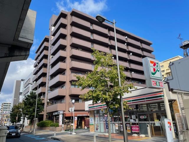 3LDK apartment in Toyonaka, Osaka - Photo 1