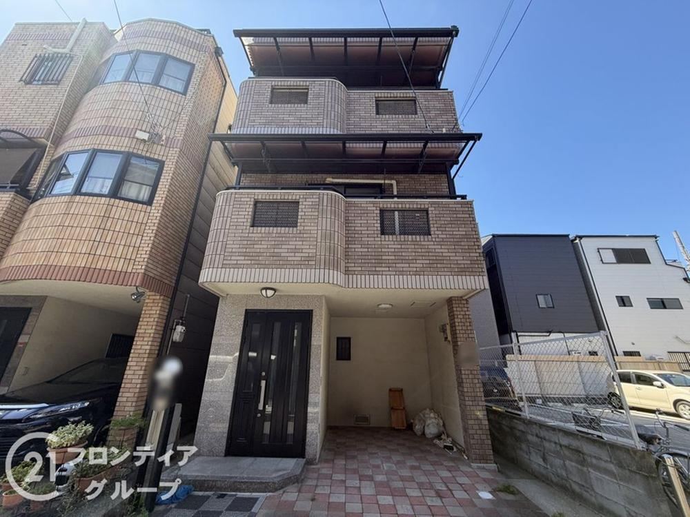 4LDK house in Joto Ward, Osaka - Photo 1