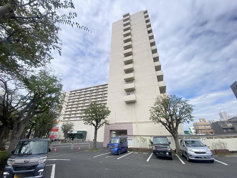 2LDK apartment in Hachioji, Tokyo - Photo 1