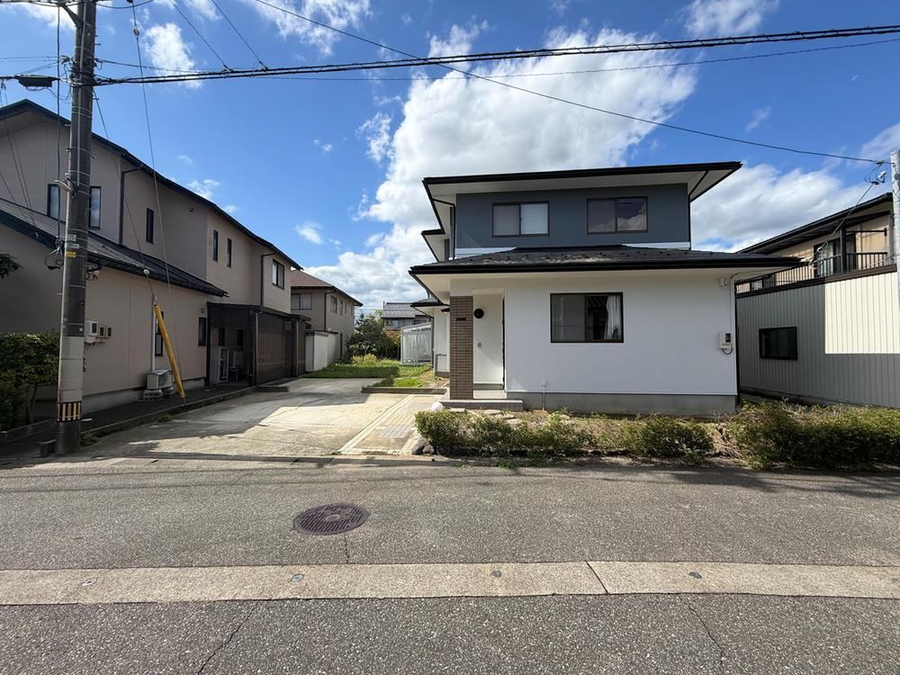 4LDK house in Toyama, Toyama - Photo 1