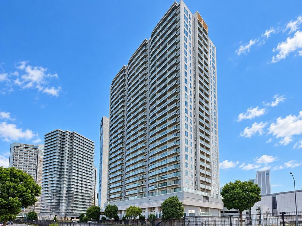 2LDK apartment in Nishi Ward, Yokohama, Kanagawa - Photo 1