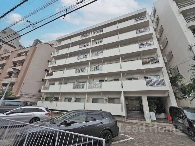 2LDK apartment in Meguro Ward, Tokyo - Photo 1