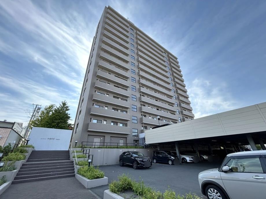 4LDK+S apartment in Teine Ward, Sapporo, Hokkaido - Photo 1