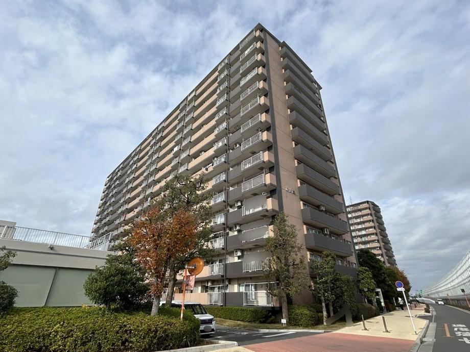 2LDK+S apartment in Iwatsuki Ward, Saitama - Photo 1