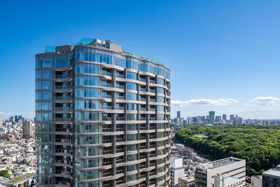 3LDK apartment in Shibuya Ward, Tokyo - Photo 1