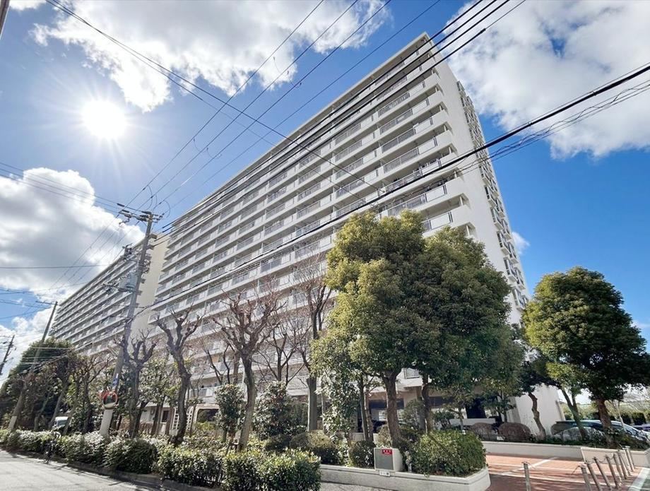 3LDK apartment in Joto Ward, Osaka - Photo 1