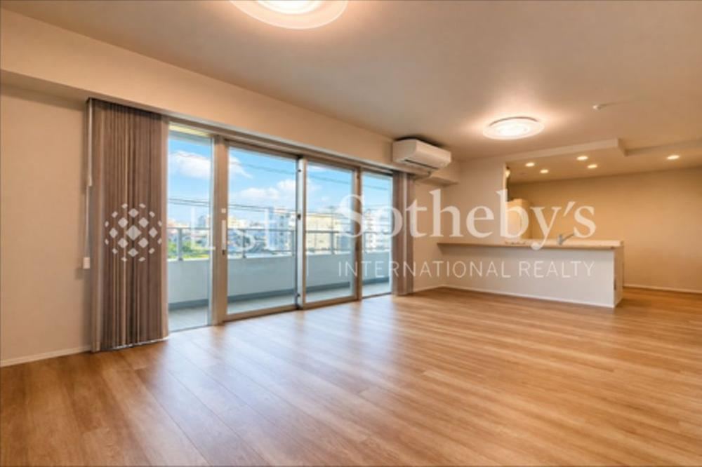 2LDK apartment in Chatan, Nakagami District, Okinawa - Photo 1