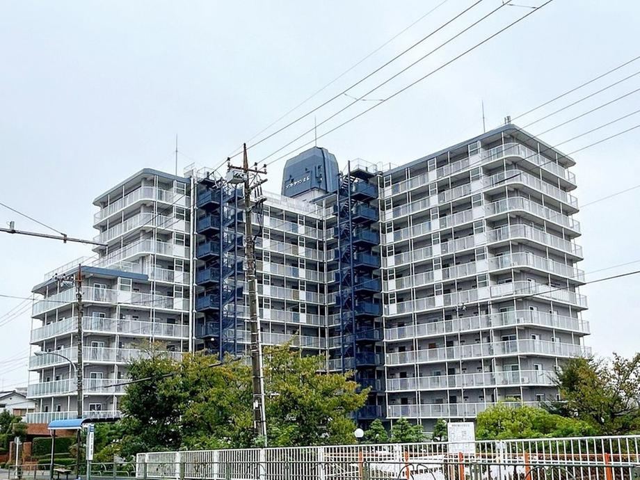 3DK apartment in Katsushika Ward, Tokyo - Photo 1