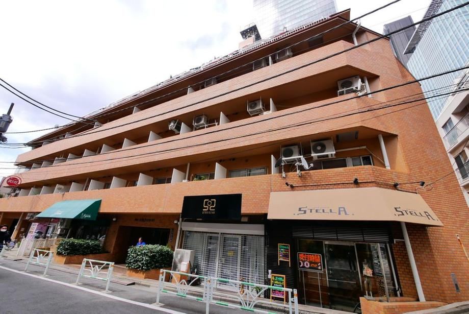 2LDK apartment in Shibuya Ward, Tokyo - Photo 1
