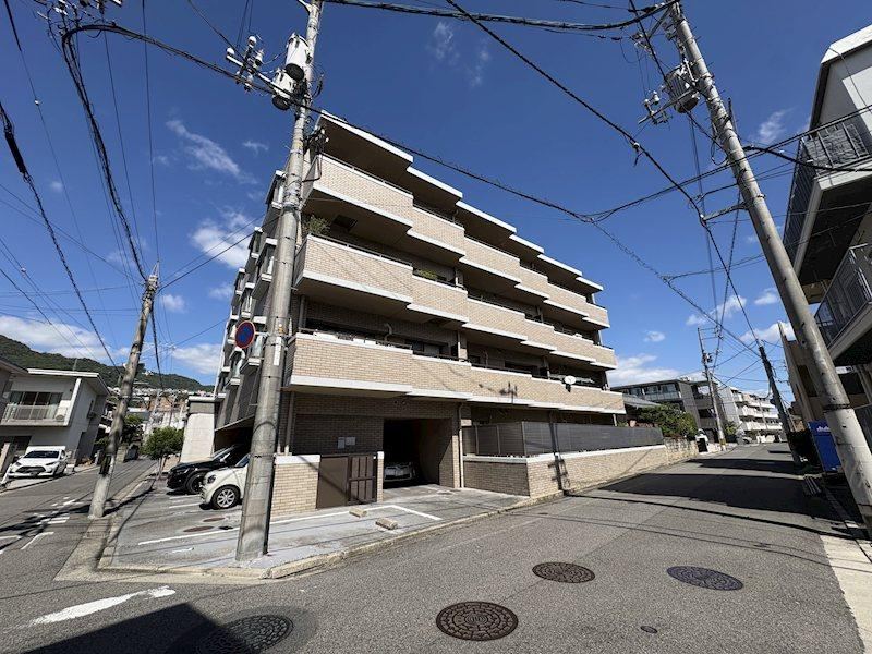 2LDK apartment in Nishi Ward, Hiroshima - Photo 1