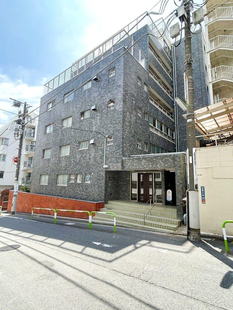 2LDK apartment in Setagaya Ward, Tokyo - Photo 1