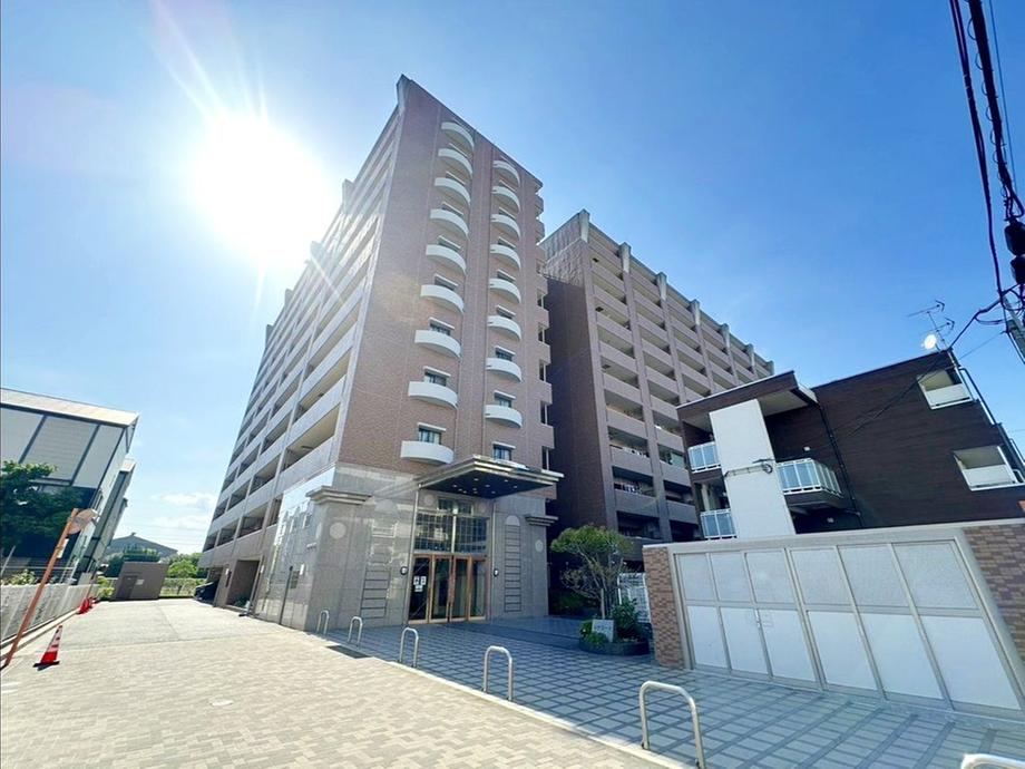 3LDK apartment in Amagasaki, Hyogo - Photo 1