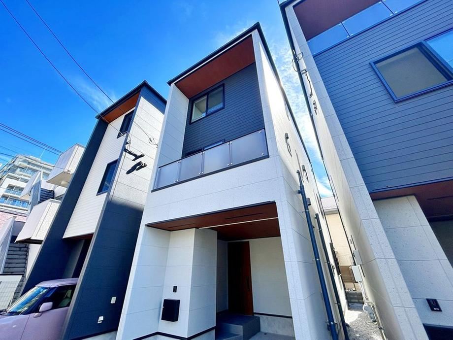 3LDK+S house in Fuchu, Tokyo - Photo 1